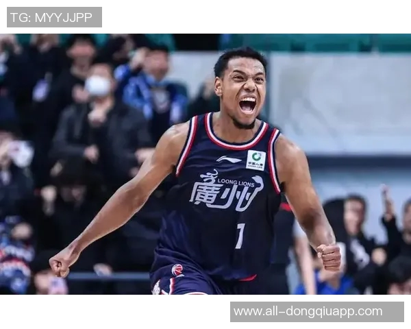 同曦官博庆祝祝铭震29岁生日并宣布今夏续约顶薪计划