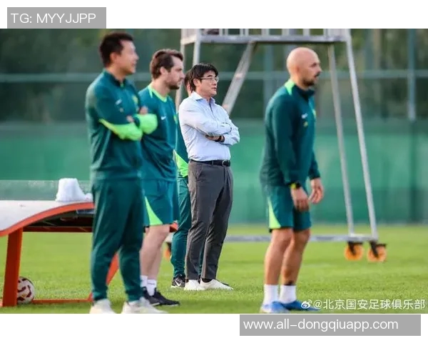 拉米罗首次公开带队训练分组对抗战术布局引关注 拉米罗首次公开带队训练分组对抗战术布局引关注