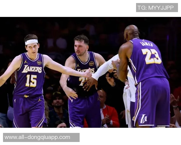 马刺逆袭雷霆挺进NBA杯决赛西部排名跃升至第四湖人跌至第五